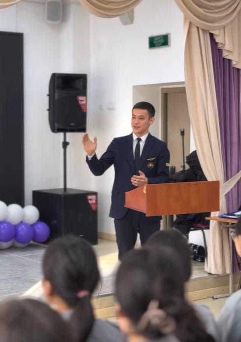 Кәсіби бағдар беру мақсатында “Азаматтық Авиация Академиясы” 10-11 сынып оқушыларымен таныстырылым жұмыстарын жүргізді.