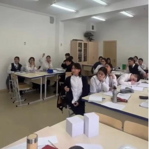 Миф онкүндігі аясында алгебра пәнінен 8 “Ә” сыныбында ашық сабақ өтті. Тақырыбы: Квадраттық функция