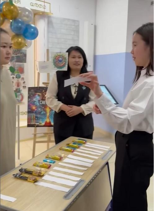 Химия, биология және география пәндерінің онкүндігі аясында өткізілген,үзіліс кезіндегі “ғажайып элементтер” ойыны