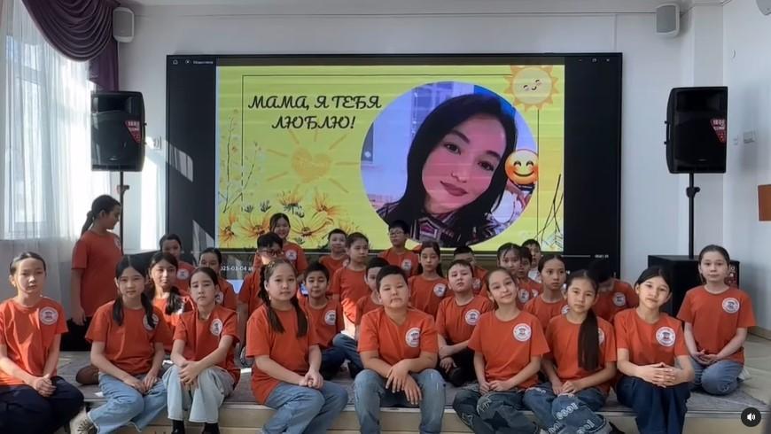 Урок русского языка в 4 Ә классе. Поздравляем наших мам, бабушек с праздником 8 Марта!