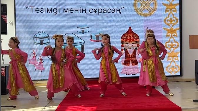 “Айгүл” би тобының бишілері