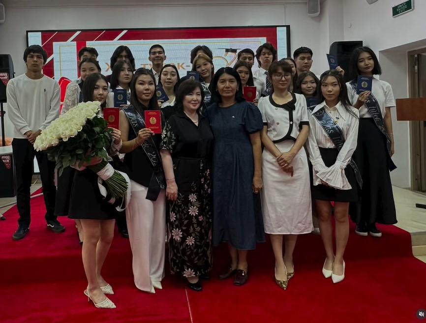 2024-2025 оқу жылының жас түлектеріне аттестат тапсыру салтанатты жиыны