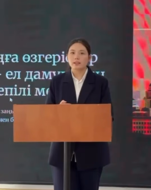 ҚР конституциясының 30 жылдығына орай “Ата заңға өзгерістер енгізу - ел дамуының кепілі ме?” тақырыбында дебат