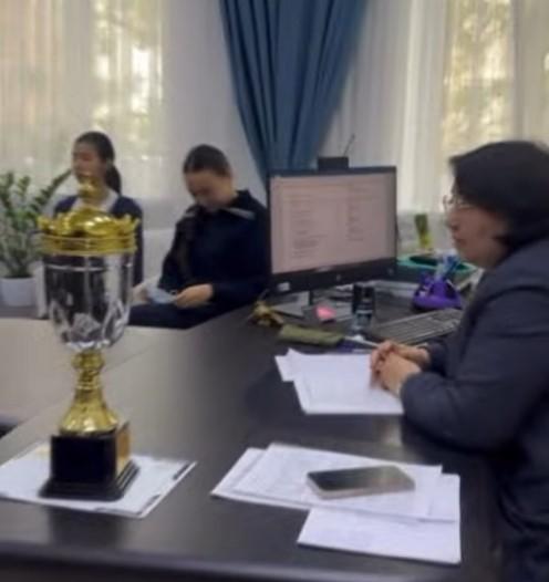 “Өзін-өзі басқару” ұйымының оқушыларымен отырыс