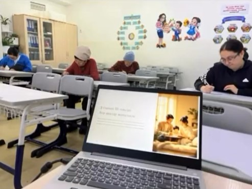 «Отбасы-ұлттық құндылықтарды қалыптастырудың қайнар көзі» тақырыбында ата-аналар жиналысы