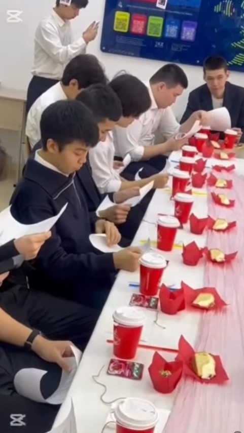 “Ата-анама шексіз ризамын” тақырыбында сынып сағаты