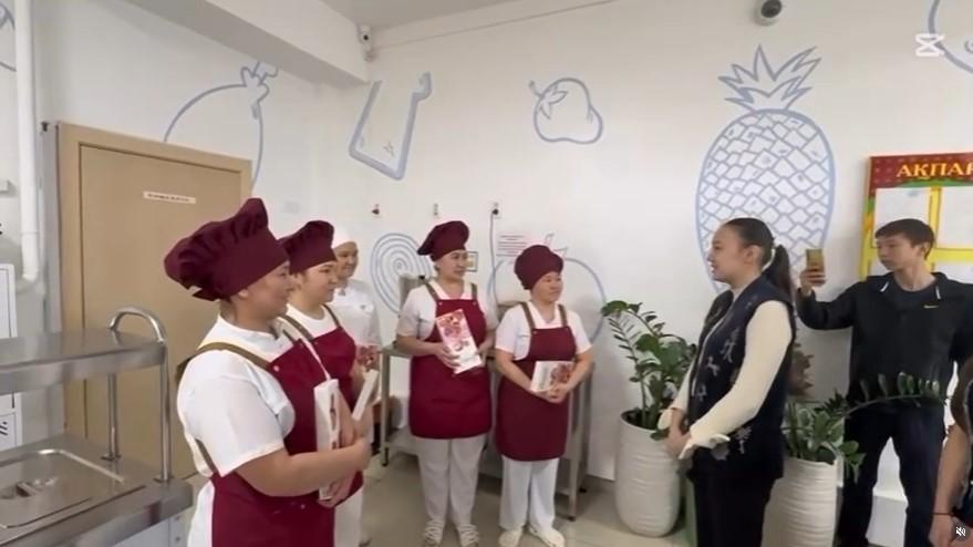 1 наурыз -Алғыс айту күні “АСПАЗШЫЛАРҒА АЛҒЫС!” 10 “А” сыныбы